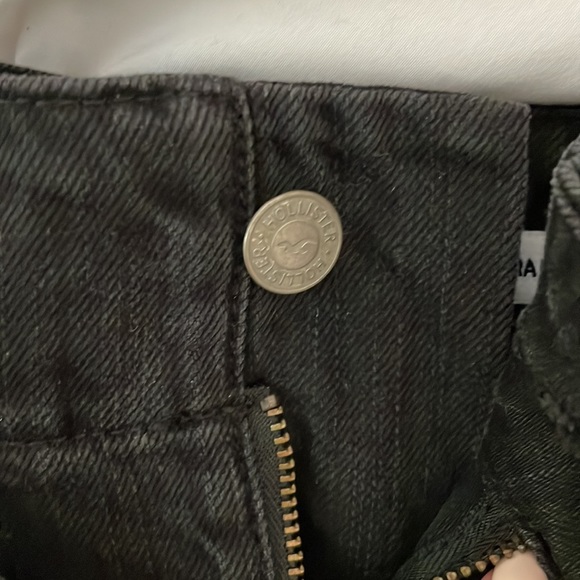 NWOT Never Worn Hollister Black Denim High Rise Skirt with Waist Tie Detail - Picture 2 of 3